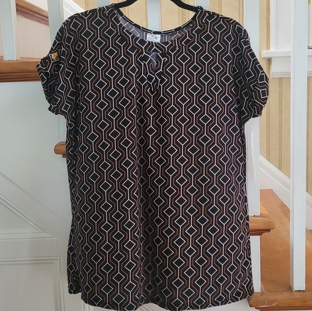 LINDA MICHAEL Shortsleeve Blouse Size Large
